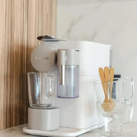 Wonderful Architect Designed Flat With Sea View