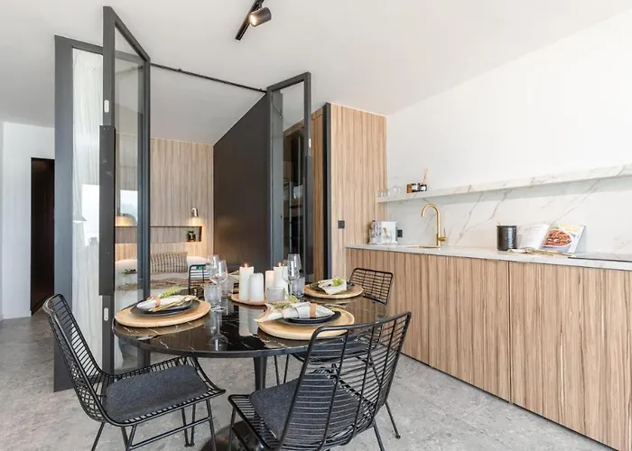 Apartman Wonderful Architect Designed Flat With Sea View *